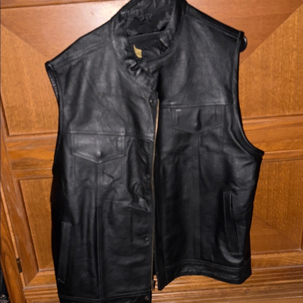 Leatherock Men's Black Leather Vest